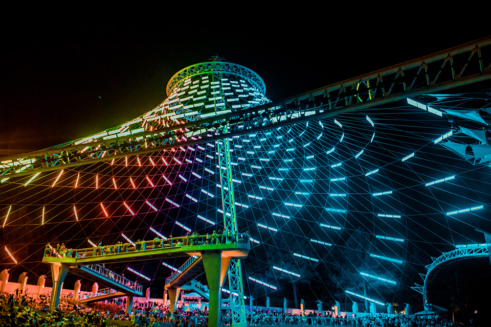 Riverfront Park Pavilion lighting controlled by Mosaic