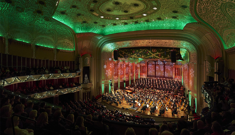 ETC color-changing fixtures give the Cleveland Orchestra holiday shows a festive touch