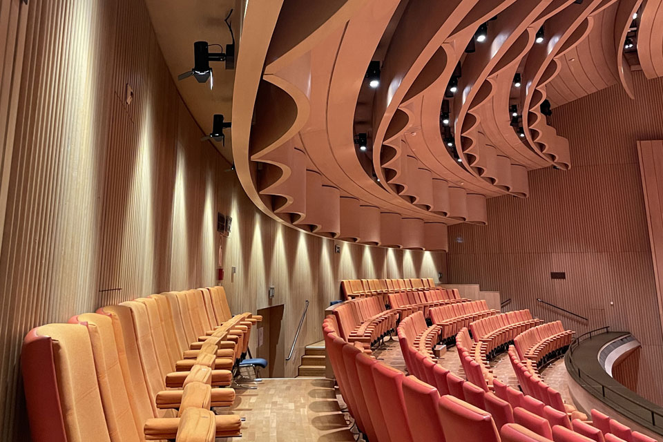 Brucknerhaus Linz switches to LED lighting with ETC