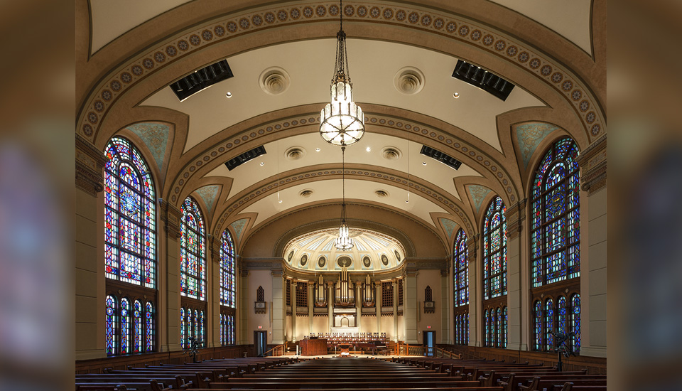 The interior of South Main Baptist Church