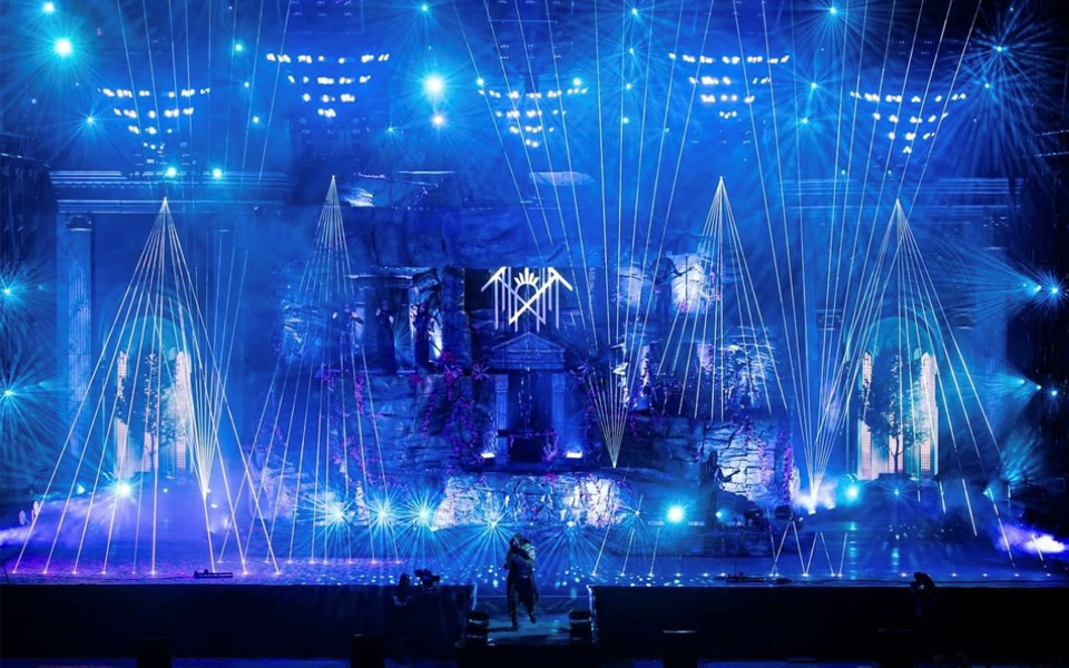 LD Richard Larkum Brings Stage Hog on Tour with Biffy Clyro 