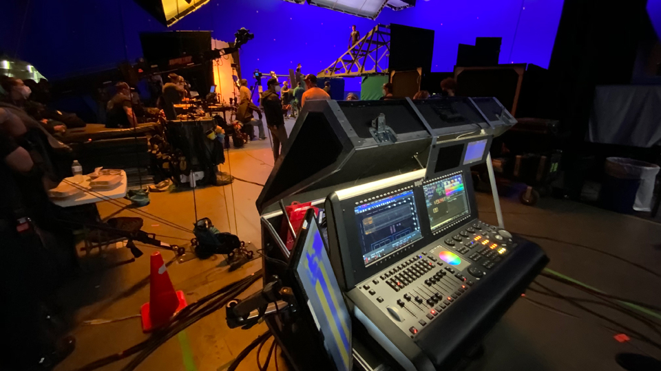 Scott Barnes Drives Hog 4 Rig and SolaHyBeam 3000s For Spider-Man: No Way Home