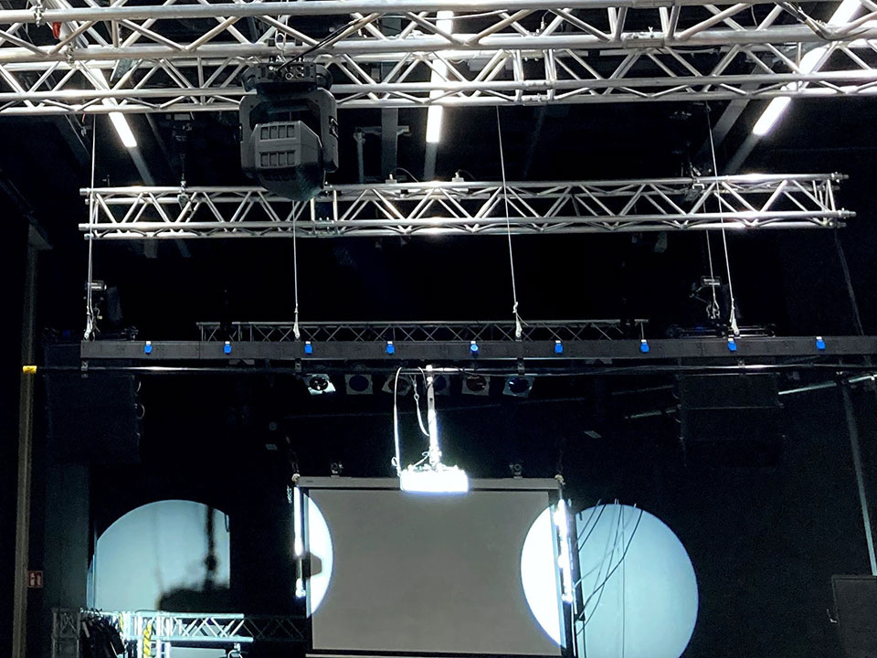 Prodigy P2 rigging system elevates