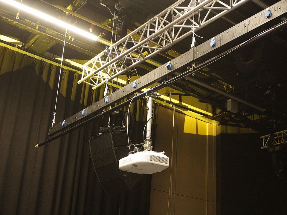 Prodigy P2 rigging system elevates